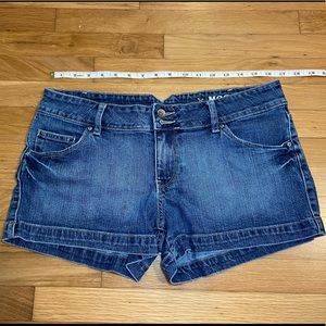 Mossimo woman’s lower rose denim shorts